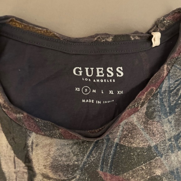 GUESS Abstract Pattern Men's Tee - Multicolor - Picture 2 of 3